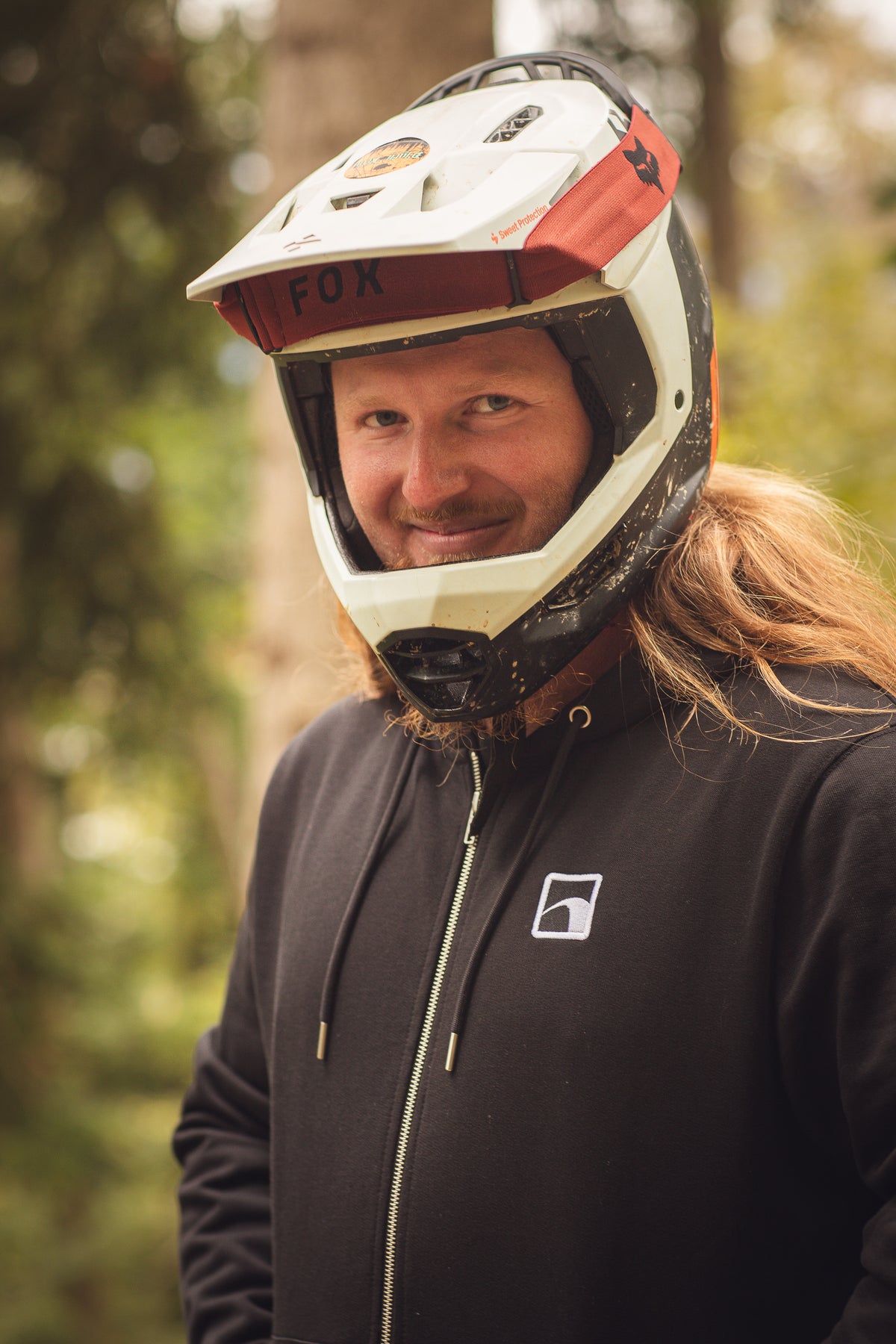 HILLRIDERS – Zip Hoodie